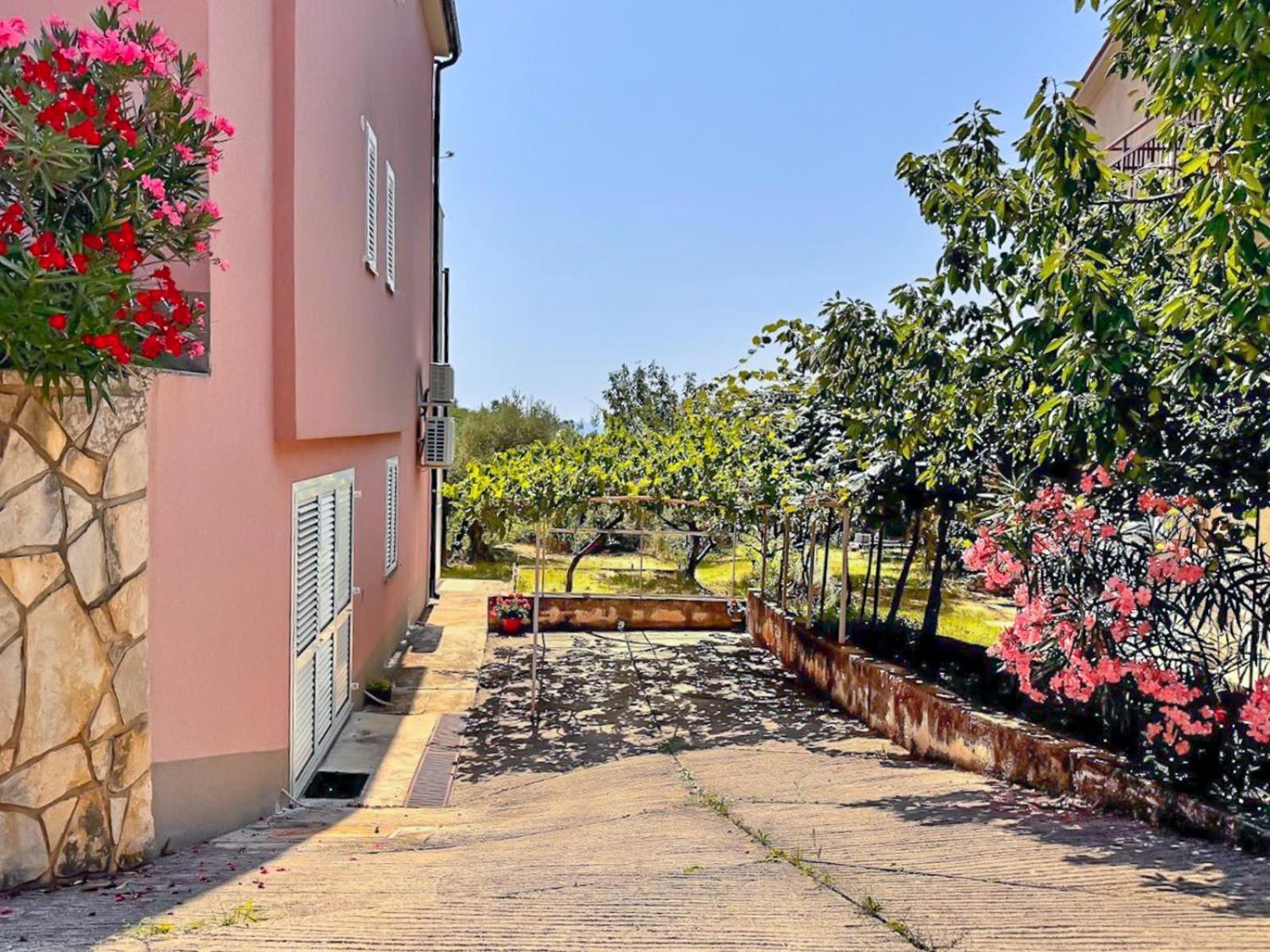 Studio Vesna With A Terrace And Sea View Rabac Esterno foto