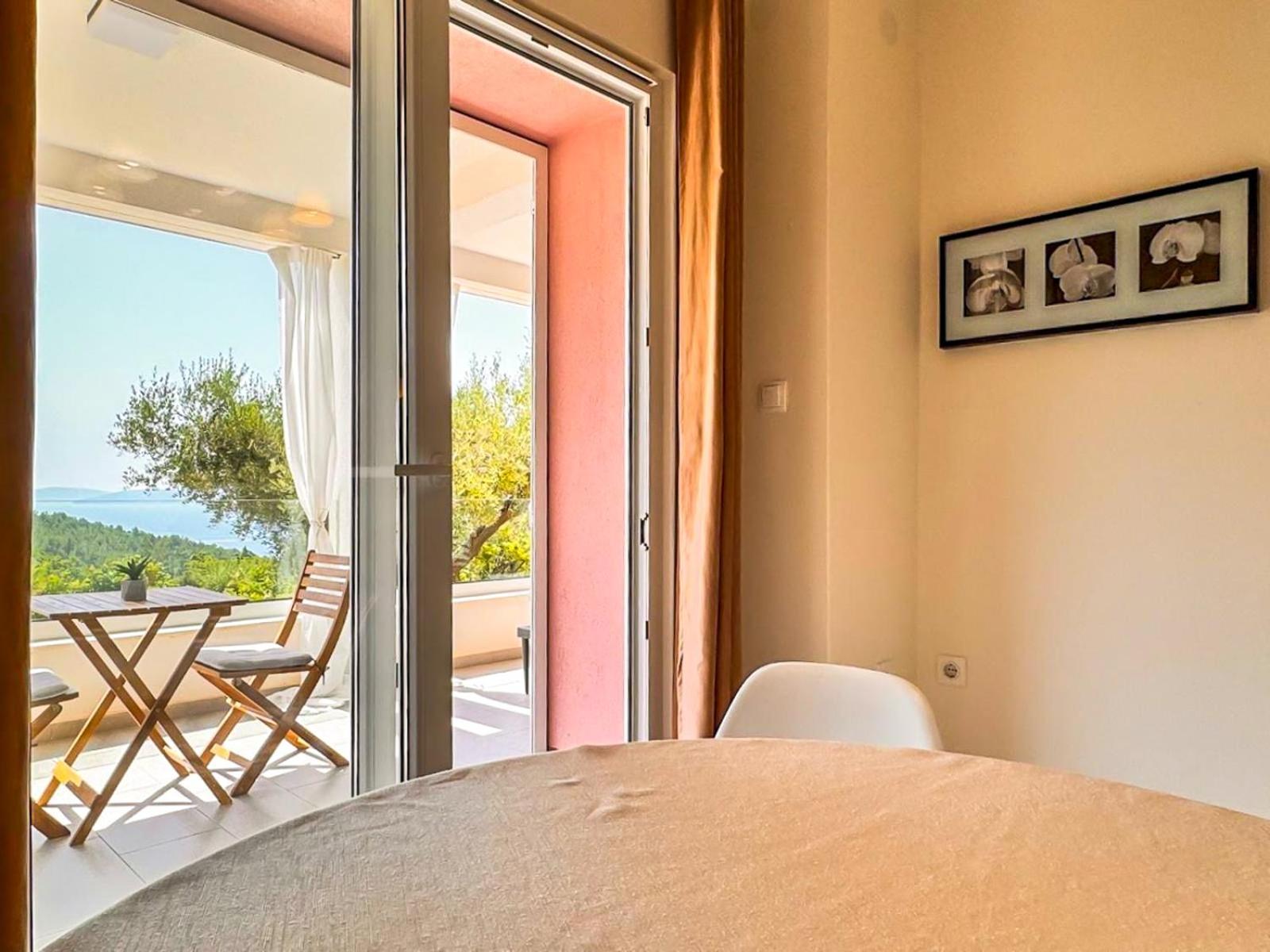 Studio Vesna With A Terrace And Sea View Rabac Esterno foto
