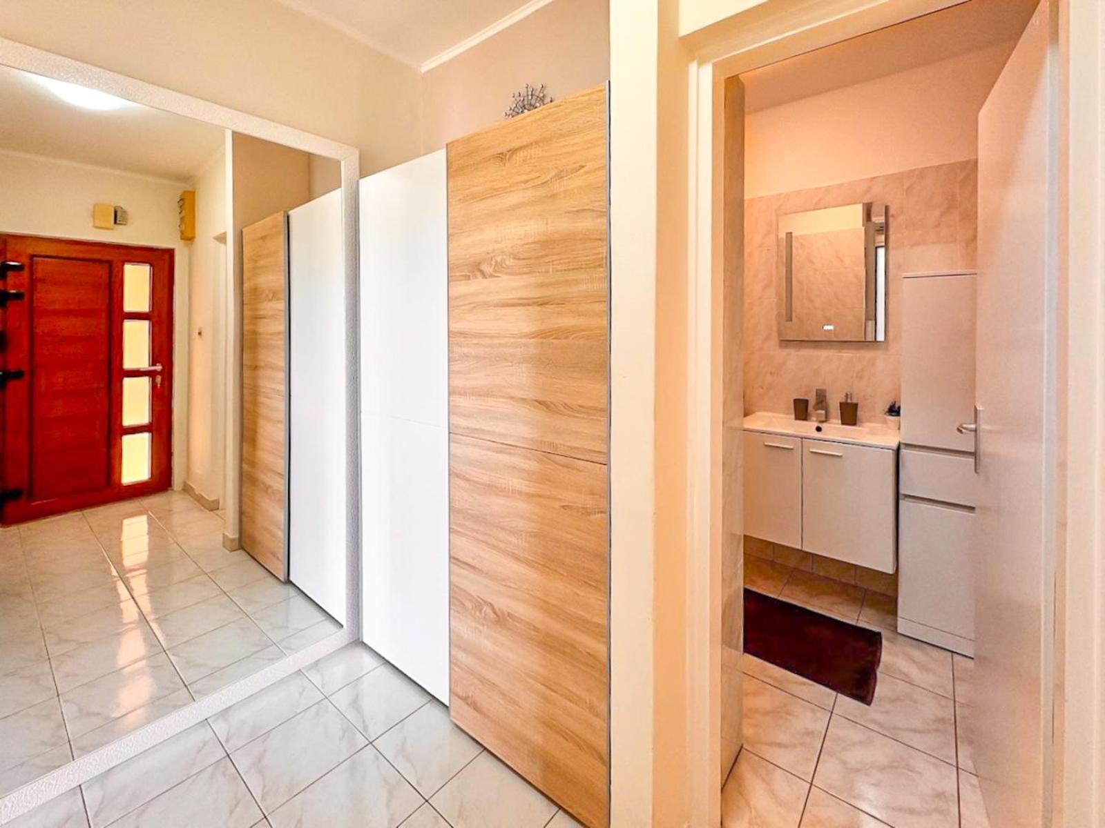 Studio Vesna With A Terrace And Sea View Rabac Esterno foto